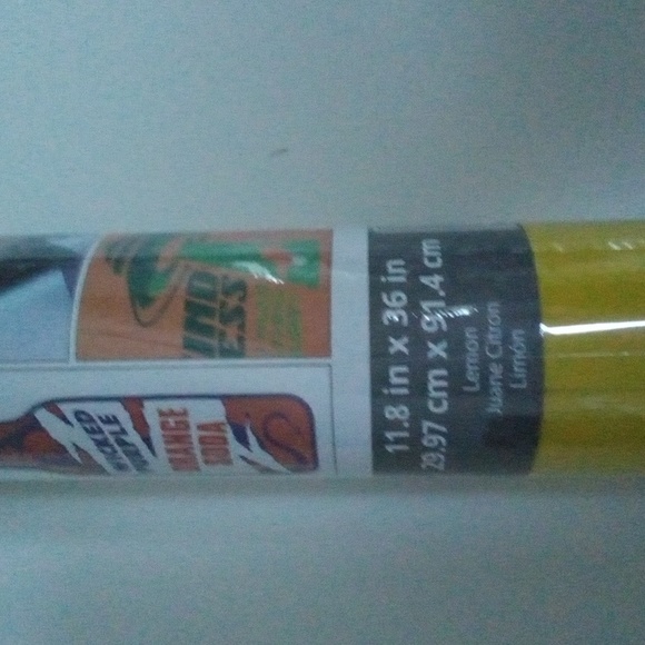 NWT Siser Yellow HTV Iron On Heat Transfer Vinyl Roll 11.8 in x 36 in - Picture 3 of 3